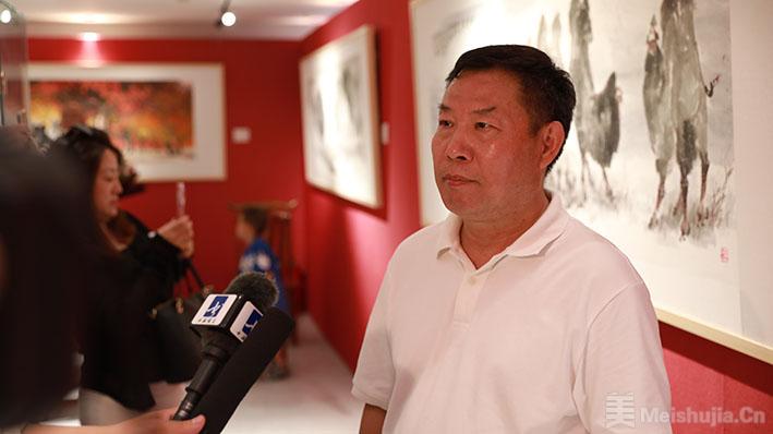 《丝路纪韵•丹心铸象•双峰颂》艺术展在北京拍卖街开幕