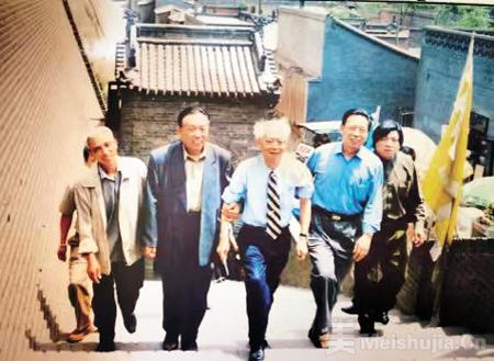 学海泛舟征远棹 书坛执帅仰高峰——忆与沈鹏先生往事